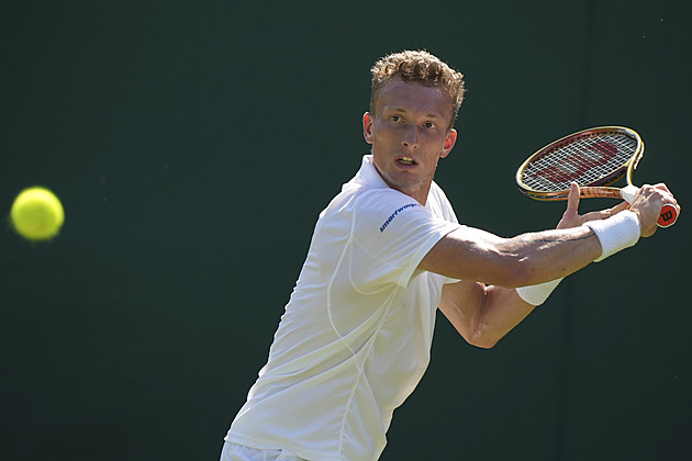 Wimbledon ONLINE: V akci sedm Čechů. Lehečka úvodní set ztrácí, Kopřiva vede