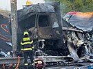 Na Jin spojce vzpll kamion, zasahuje est jednotek hasi