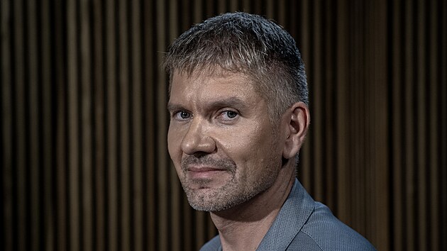 Hosty poadu Kulat stl na tma zajitn na st je Michal Korejs, produktov editel NN pojiovny a penzijn spolenosti. (2. ervence 2025)