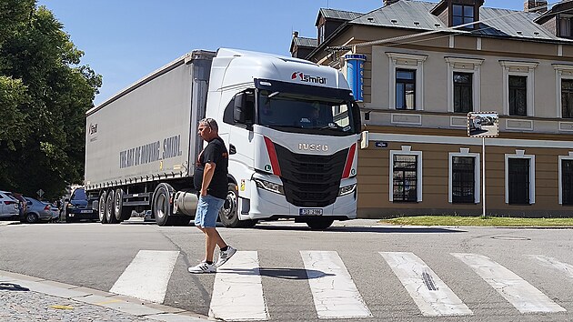 Nebezpen zebra zmiz. Vysok Mto chyst dopravn pravy ped dokonenm dlnice. (30. ervna 2025)