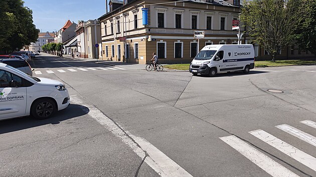 Nebezpen zebra zmiz. Vysok Mto chyst dopravn pravy ped dokonenm dlnice. (30. ervna 2025)