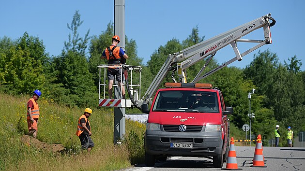 Jihlavsk tunel, kterm denn projede 14 tisc vozidel, se na cel letn przdniny uzavel. Spolu s st obchvatu ho editelstv silnic a dlnic nech opravit. Hned v prvn den uzavrky zaali zhotovitel demontovat zazen, je s provozem tunelu souvisej.
