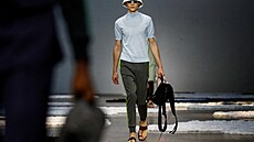 Modelky a modelové p�edvád�jí kreace z pánské kolekce Prada jaro-léto 2026...