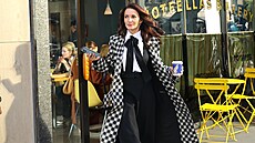 Charlotte (Kristin Davis) se v druhé ad seriálu vrátila ke své práci...