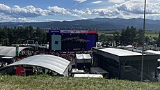 Stage ve Fan Zón praskala po celý víkend ve vech, zejména díky nabitému dj...