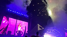 Hlavní scénu Pyramida v ned�li na Glastonbury (29, �ervna 2025) uzav�ela Olivia...