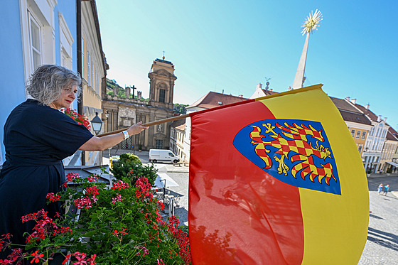 Moravskou vlajku vyvÄsilo 1626 mÄst a obc­, připom­naj­ tak vÄrozvÄsty