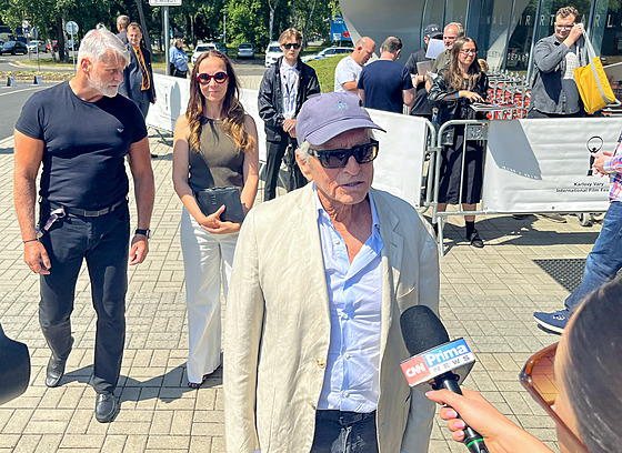 Americký herec a producent Michael Douglas je v Karlových Varech