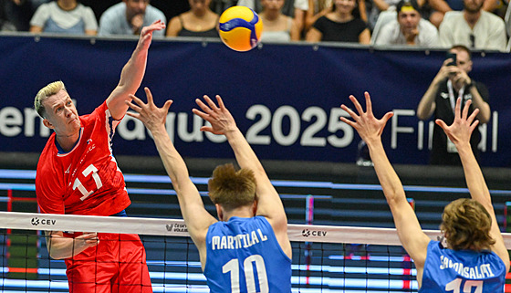Marek otola smeuje ve finále Evropské ligy volejbalist proti Finsku.