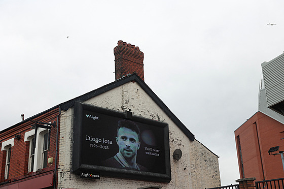 Liverpoolský fotbalista Diogo Jota zem�el p�i autonehod�.