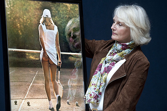 Fiona Walkerová se svým slavným plakátem tenisové dívky (22. bezna 2011)
