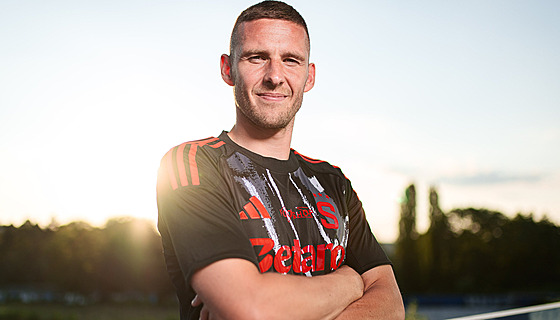 Tiaticetiletý krajní obránce Pavel Kadeábek po skonení smlouvy v...