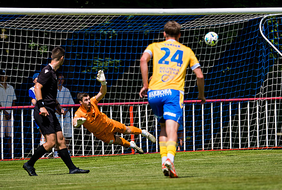 Jan tvrteka z Ústí inkasuje z penalty.