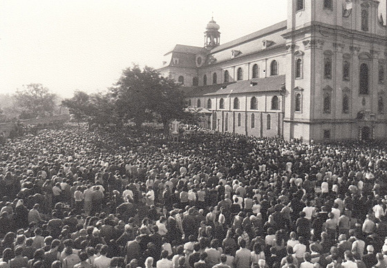 Národní pou Velehrad, 5. ervence 1985. Úastnilo se pes 100 tisíc lidí....