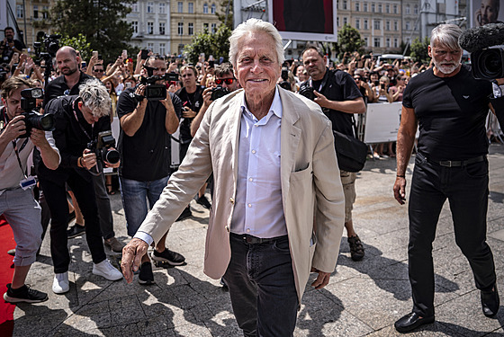 Michael Douglas ped Hotelem Thermal (5. ervence 2025)