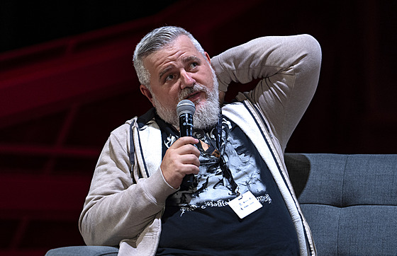 Videoherní designér Daniel Vávra bhem debaty KVIFF Talk v Císaských lázních...