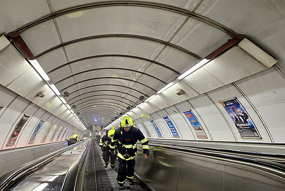 Ve stanici Staromstská hoel eskalátor. (5. ervence 2025)