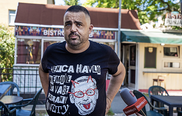 Sotva ohlásil návrat do politiky, na ulici Novotného napadl Cavali z hnutí Stačilo! Sotva ohlásil návrat do politiky, na ulici Novotného napadl Cavali z hnutí Stačilo!