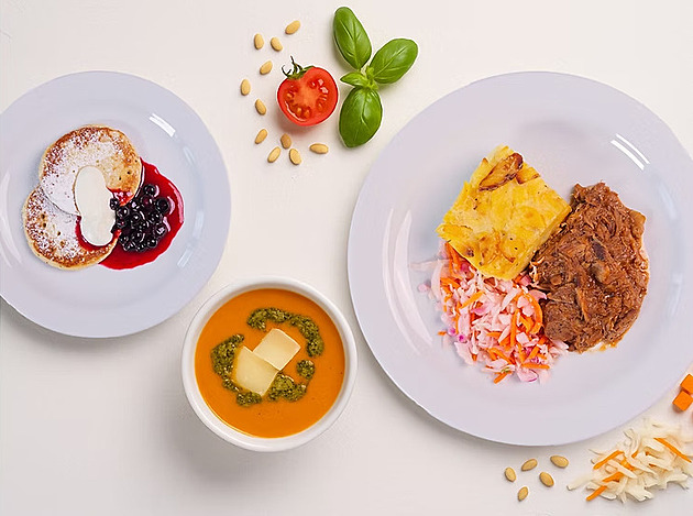 Trhané vepřové i lívance. České dráhy lákají na nové letní menu