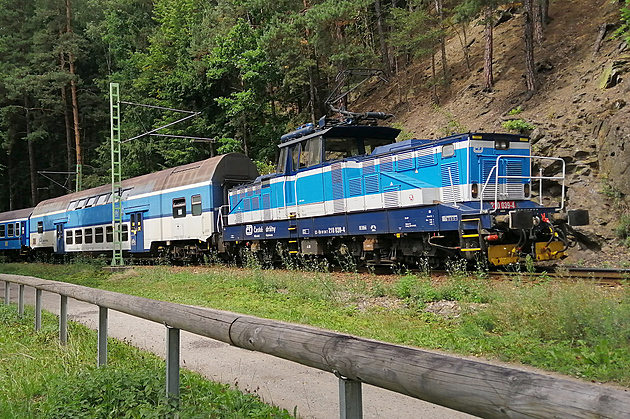 Lipenka se při stavbě přehrady stala strategickou dopravní tepnou
