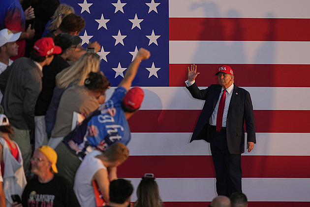 ANALÝZA: Bohatí slaví, chudí mají problém. Trumpův „krásný zákon“ je bilionová ruleta