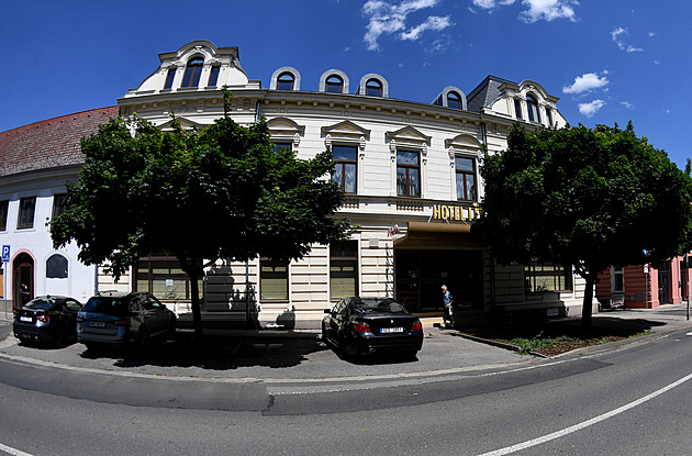 Budova bývalého hotelu Lev v centru Lovosic. (ervenec 2025)