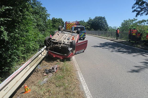 Ulomený ep u pedního kola stál za nehodou automobilu na Prostjovsku.