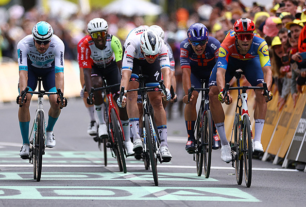Bittner na Tour bojoval o vítězství, raduje se ale Merlier. Pád vyřadil Philipsena