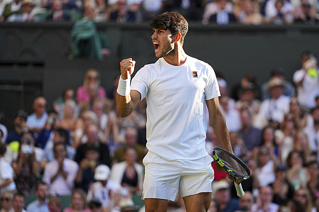 Ve Wimbledonu jde dál Sabalenková, Fritze čeká Alcaraz. Siniaková si zahraje o titul