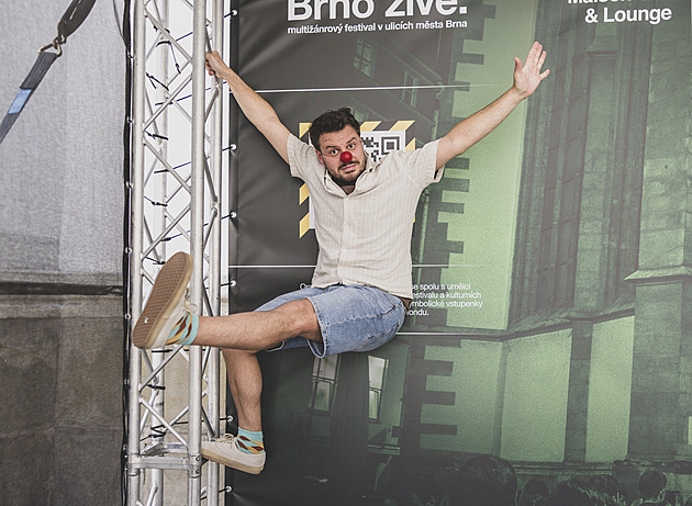 Díky tomu, e se neupsal ádnému souboru, má Filip Teller iroký komediální...
