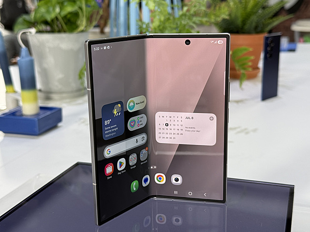 Z cen těchto telefonů se vám protočí panenky. I ojeté auto může být levnější