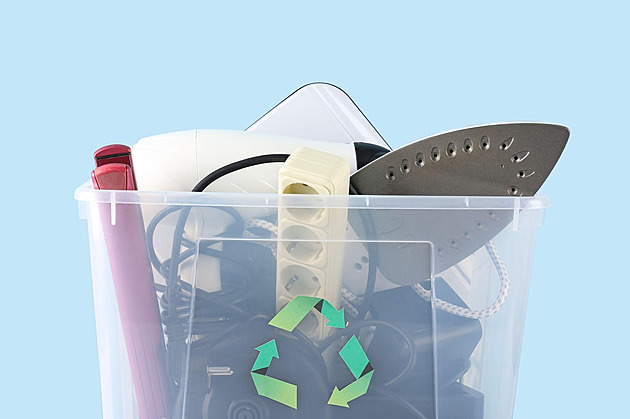 Evropu zaplavuje elektronika z Asie. O její recyklaci se prodejci často nestarají