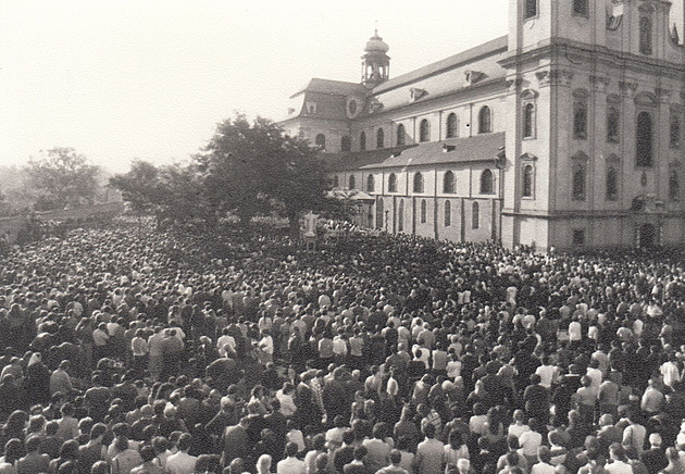 Národní pou Velehrad, 5. ervence 1985. Úastnilo se pes 100 tisíc lidí....