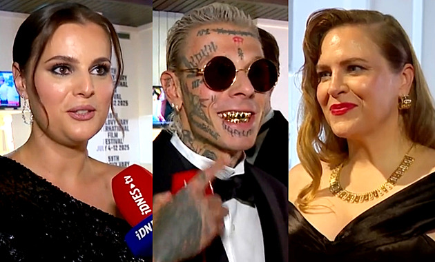 Móda z Varů: Celebrity předvedly vypůjčené šperky, ale i róby a grillz na míru