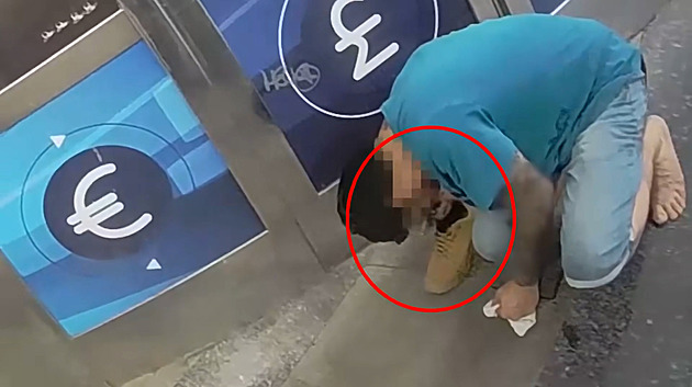 Nezapomeňte stříkačku. Strážníci vyhání z metra narkomany, sbírají infekční odpad