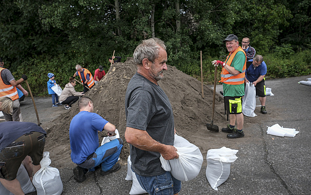 Beskydy očekávají extrémní deště, poblíž Fulneku preventivně evakuují dětský tábor