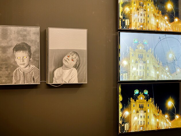 Dla a filmy skryt uvnit duhovky v Museu Kampa na expozici Z o do o -...