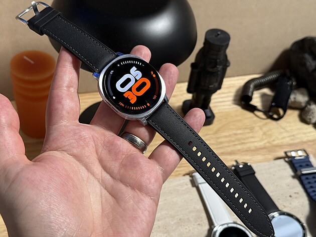 Nov srie chytrch hodinek Samsung Galaxy Watch , Watch 8 Classic a Watch...