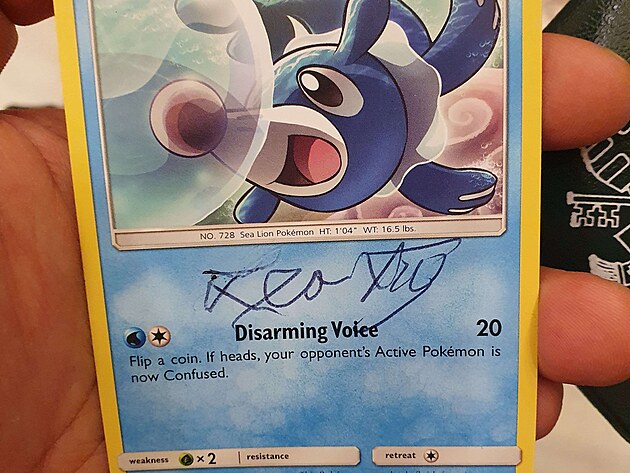 Pape Lev XIV. a jeho podpis na sbratelsk kart Pokmon TCG