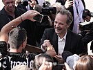 Americký herec Peter Sarsgaard na slavnostním zahájení festivalu v oble�ení...