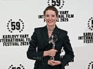 Cenu prezidenta MFF Karlovy Vary p�evzala here�ka Vicky Kriepsová. (4. �ervence...