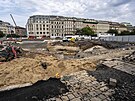 Horn st Vclavskho nmst je u rok kompletn rozkopan. (23. ervna 2025)
