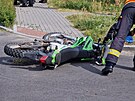 Mlad mu na ternn motorce pi ujdn ped policisty vrazil v Dubanech na...