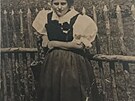 Marie Novkov ze Zlna oslavila 104 let, na snmku v mld v kroji. 