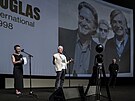 Michael Douglas na karlovarském festivalu osobn� uvedl restaurovanou verzi...