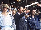 Princezna Diana, princ Charles a hudebník Bob Geldof na koncert� Live Aid na...