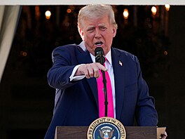 Americký prezident Donald Trump pi projevu z balkonu Bílého domu (4. ervence...