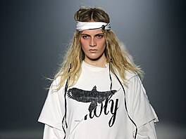 Ú�esy, které doprovázely podzimní kolekci Ann Demeulemeester od designéra...