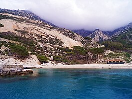 Arcipelago Toscano je �iroce rozkro�ený mezi sou�i a mo�e. Zahrnuje sedm...