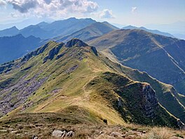 Pokud máte rádi vodopády, �ítící se do hlubin podél strmých skalních st�n,...